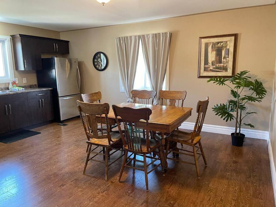 Cozy 2 Bedroom Home In Chatham - Left Side Zewnętrze zdjęcie
